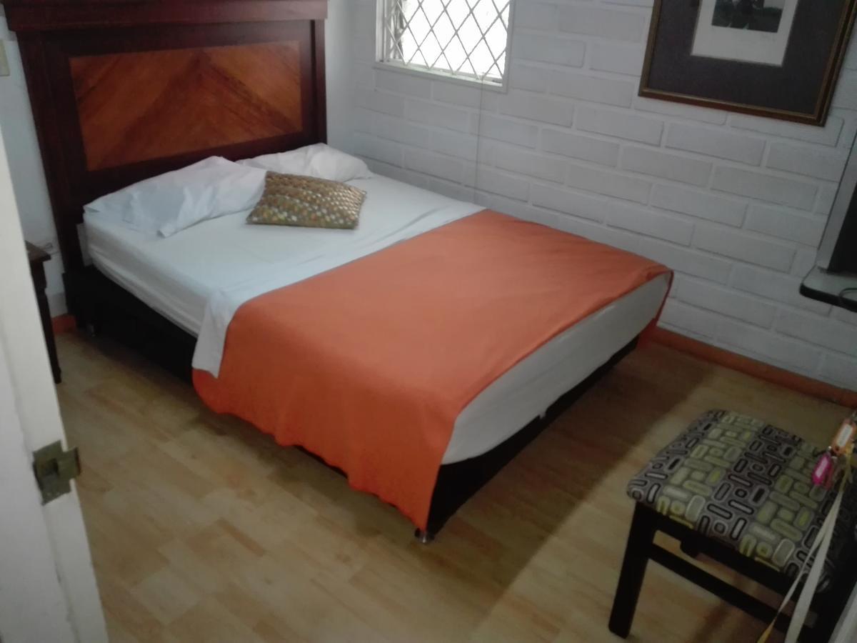 Spring City Hostel Medellín Esterno foto