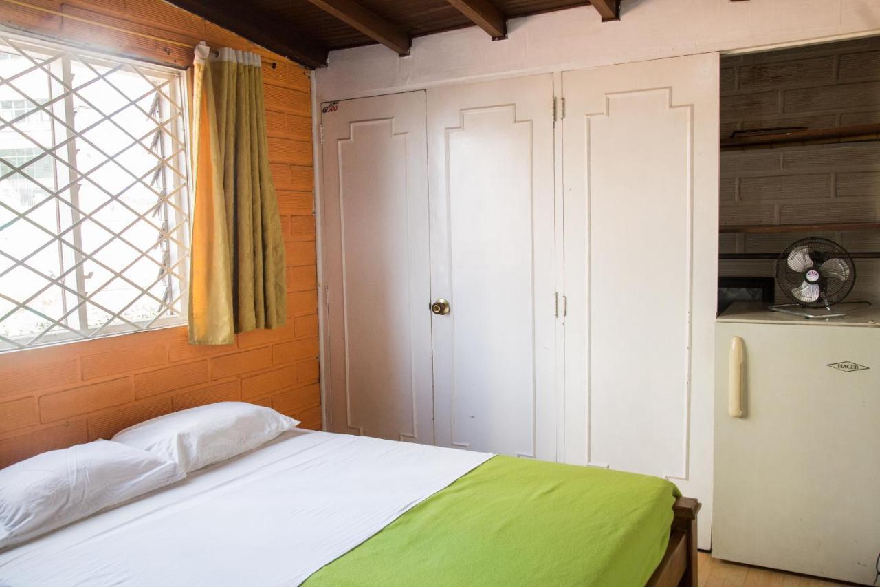 Spring City Hostel Medellín Esterno foto